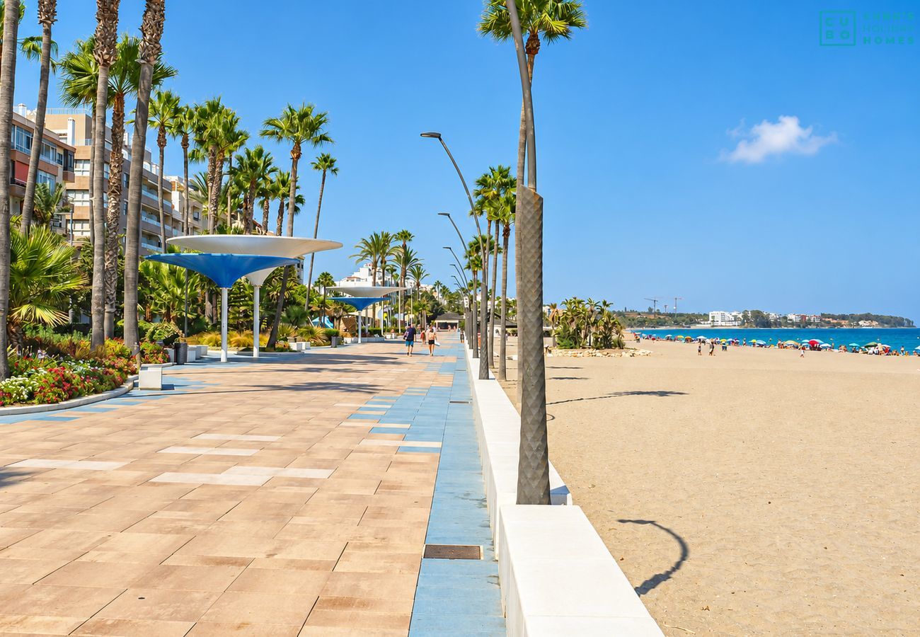 Apartamento en Estepona - Cubo's Estepona Oceanview Apartment & Free Parking