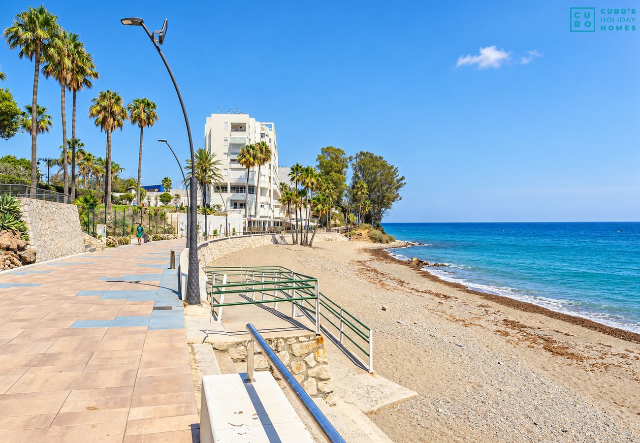 Apartamento en Estepona - Cubo's Estepona Oceanview Apartment & Free Parking