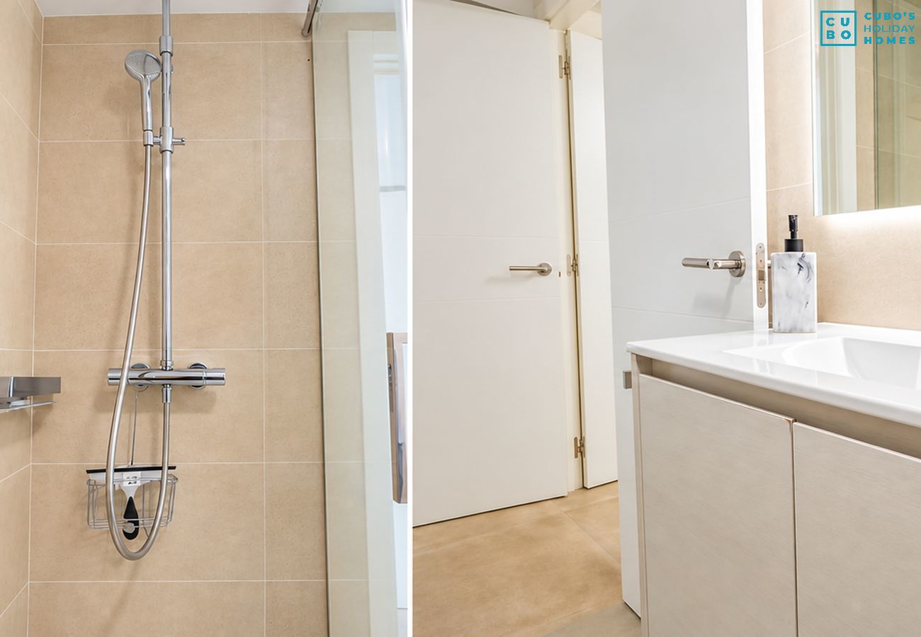 Apartamento en Estepona - Cubo's Estepona Oceanview Apartment & Free Parking