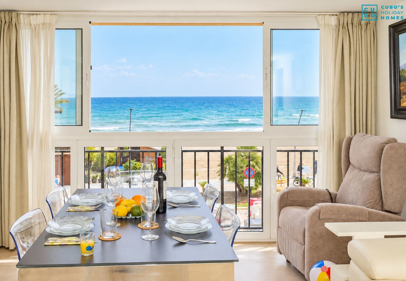Apartamento en Estepona - Cubo's Estepona Oceanview Apartment & Free Parking