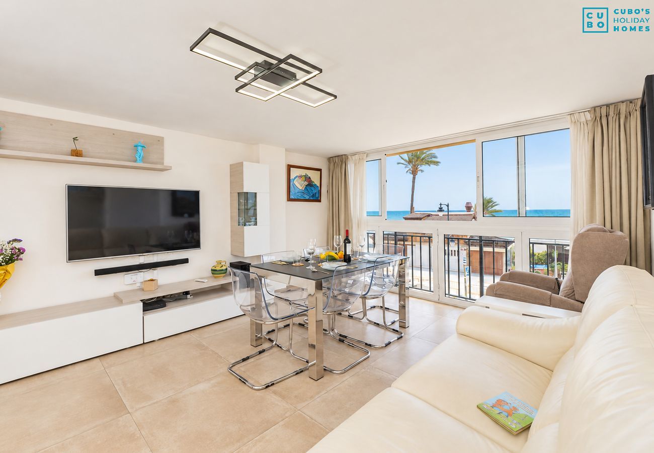 Apartamento en Estepona - Cubo's Estepona Oceanview Apartment & Free Parking