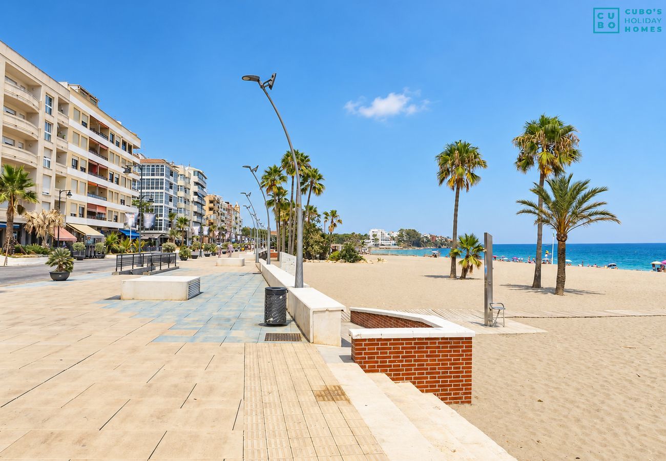Apartamento en Estepona - Cubo's Estepona Oceanview Apartment & Free Parking