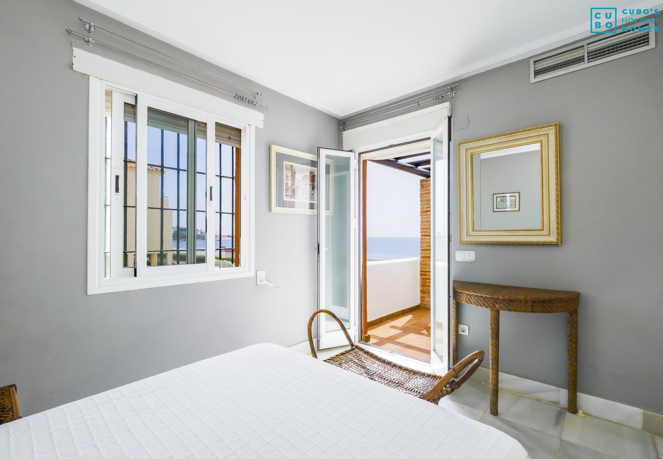 Casa en Manilva - Cubo's Beachfront Marina de Casares House