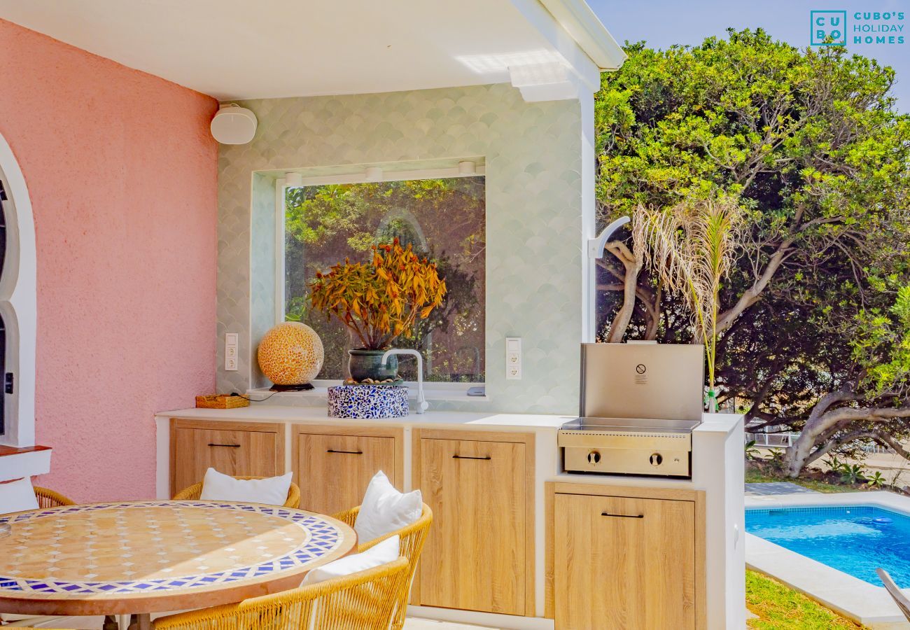 Villa en Mijas Costa - Cubo's Beachfront Villa Khayyam