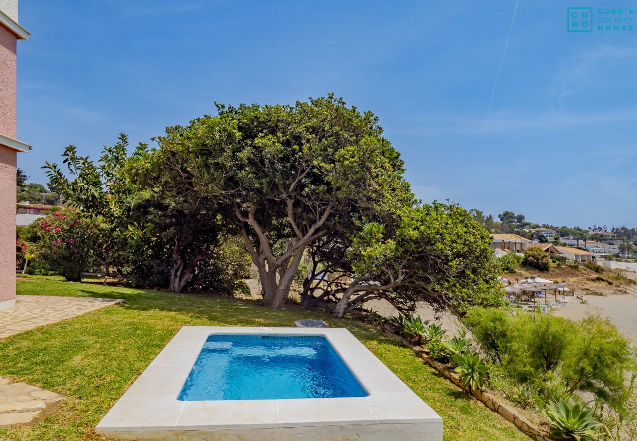 Villa en Mijas Costa - Cubo's Beachfront Villa Khayyam