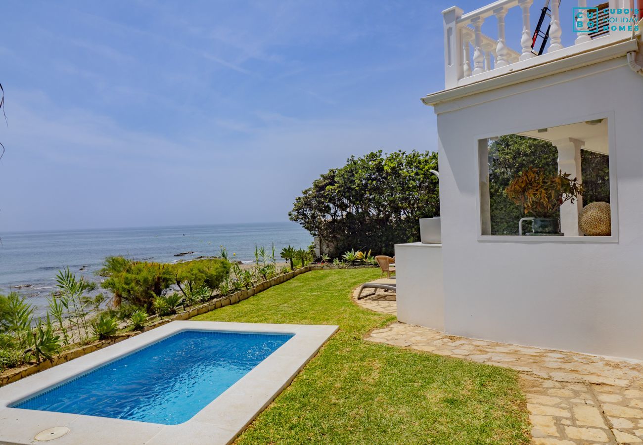 Villa en Mijas Costa - Cubo's Beachfront Villa Khayyam