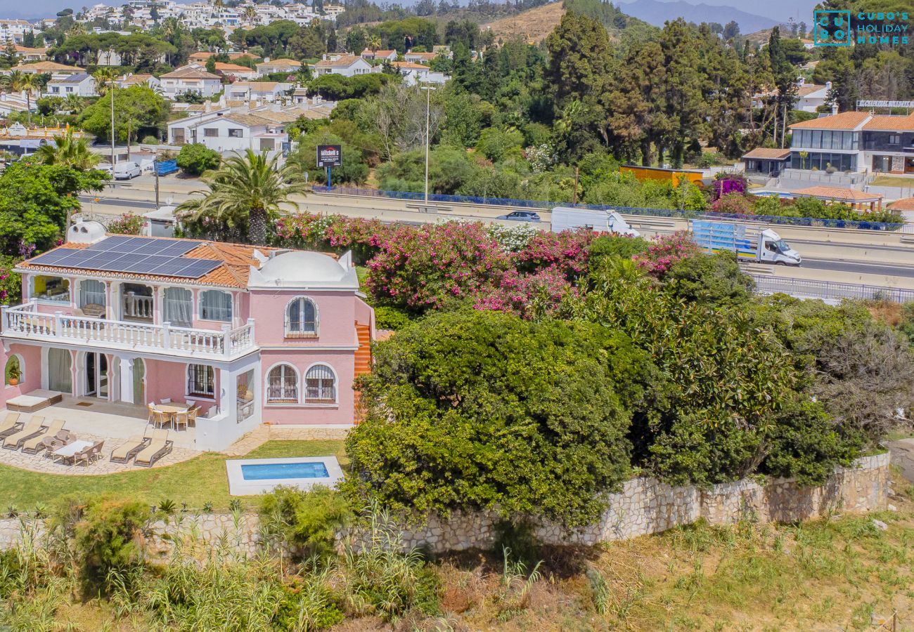 Villa en Mijas Costa - Cubo's Beachfront Villa Khayyam