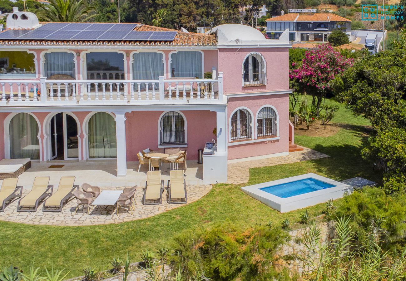 Villa en Mijas Costa - Cubo's Beachfront Villa Khayyam