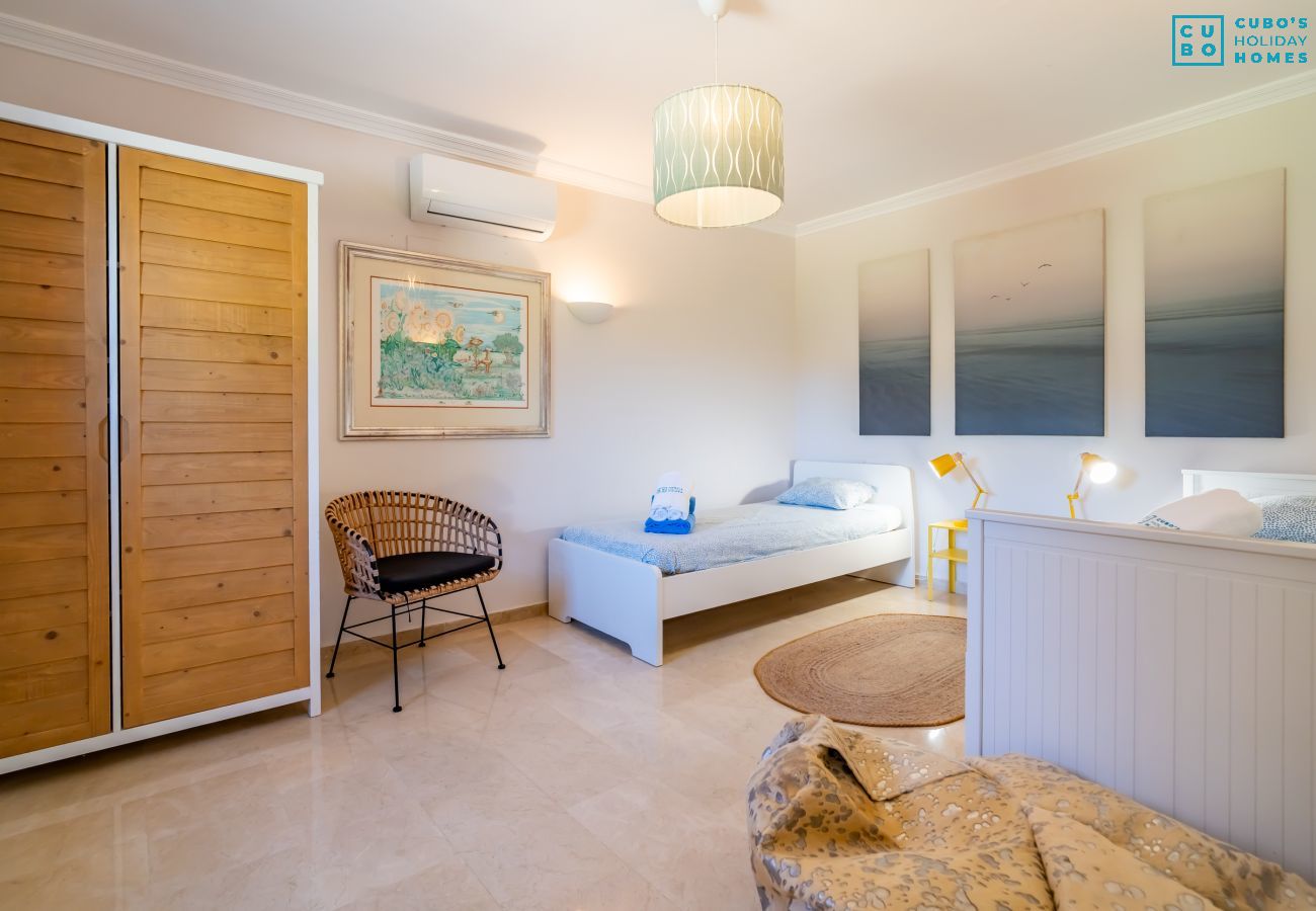 Villa en Mijas Costa - Cubo's Beachfront Villa Khayyam