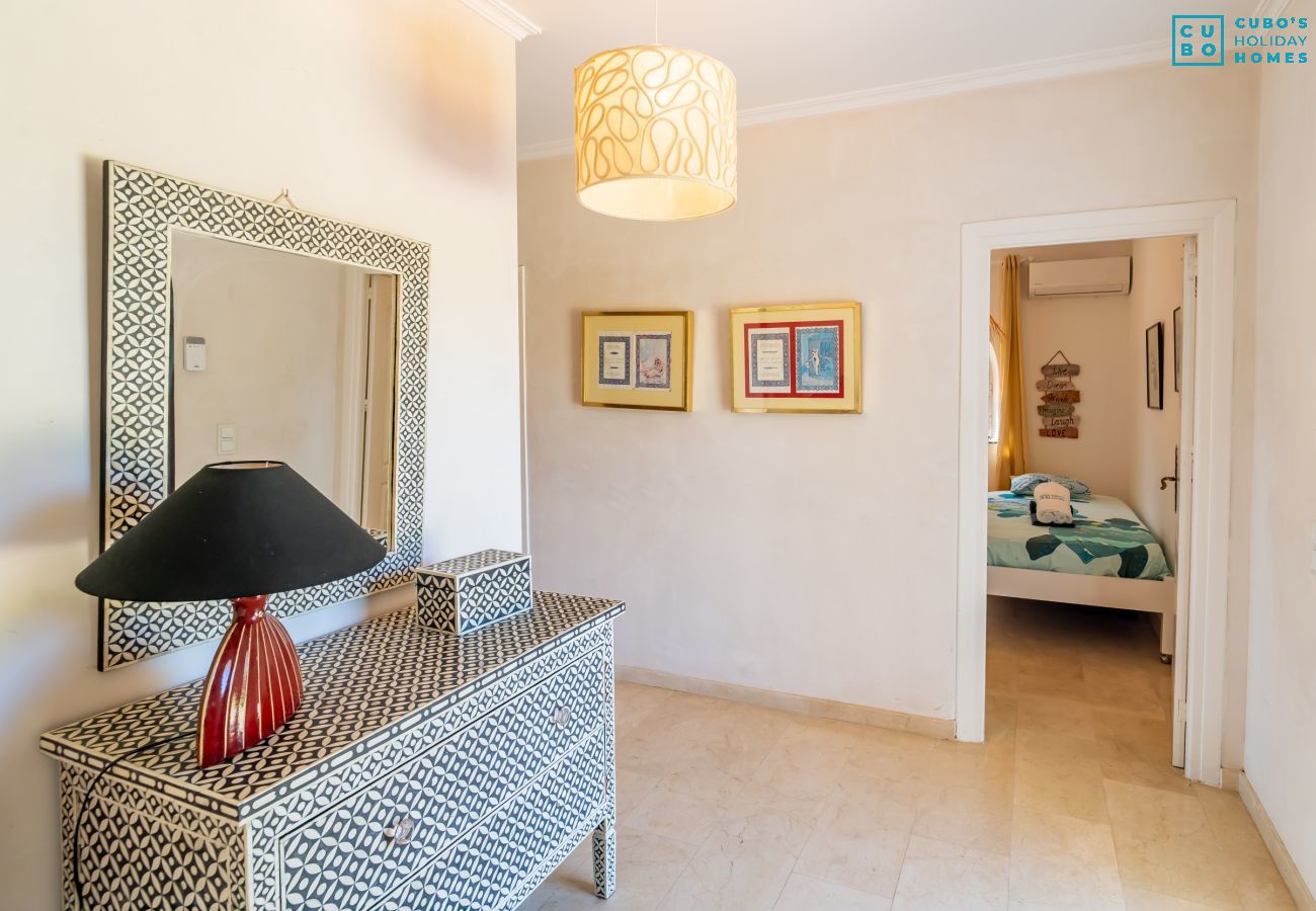 Villa en Mijas Costa - Cubo's Beachfront Villa Khayyam