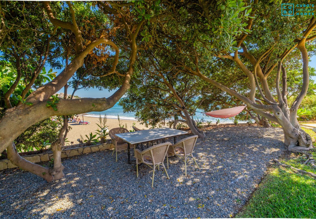 Villa en Mijas Costa - Cubo's Beachfront Villa Khayyam