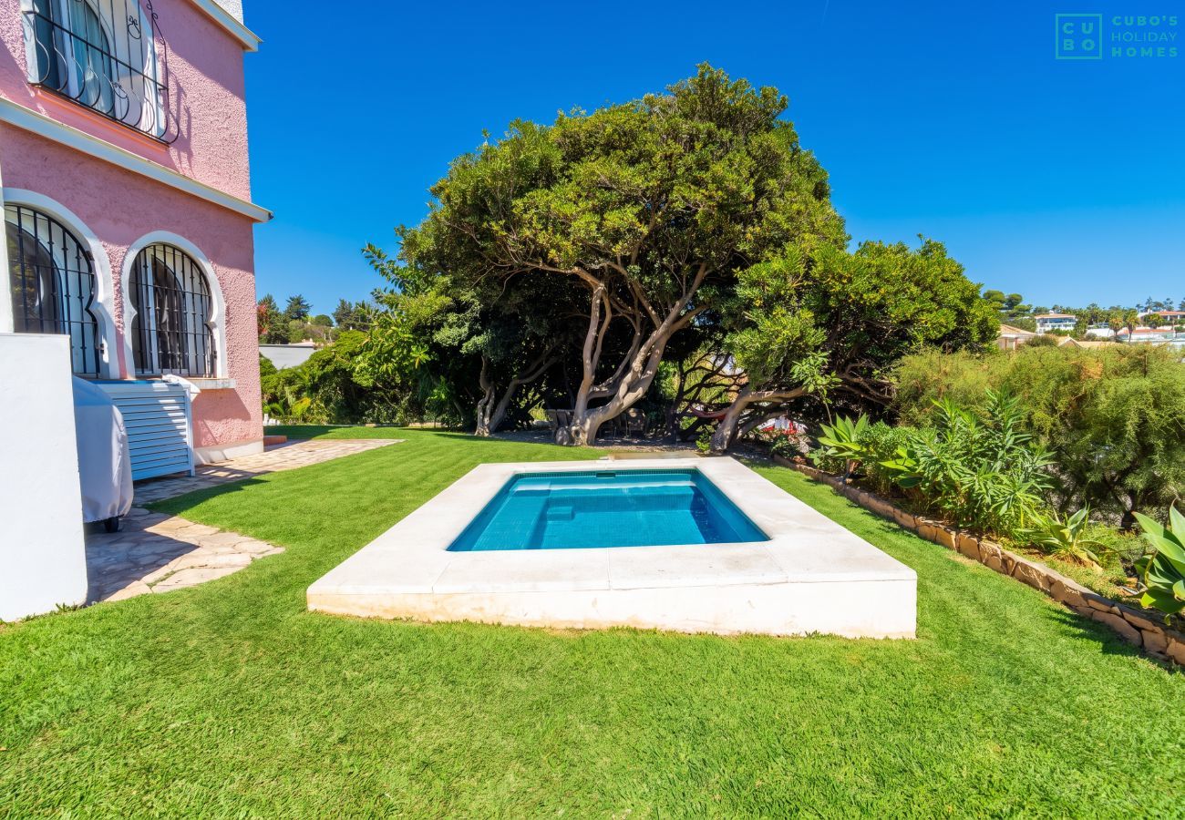 Villa en Mijas Costa - Cubo's Beachfront Villa Khayyam
