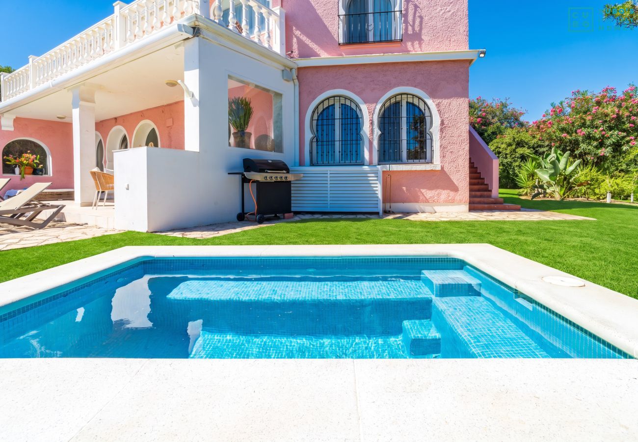 Villa en Mijas Costa - Cubo's Beachfront Villa Khayyam