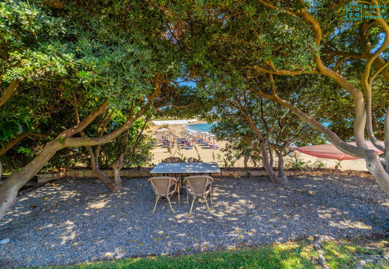 Villa en Mijas Costa - Cubo's Beachfront Villa Khayyam