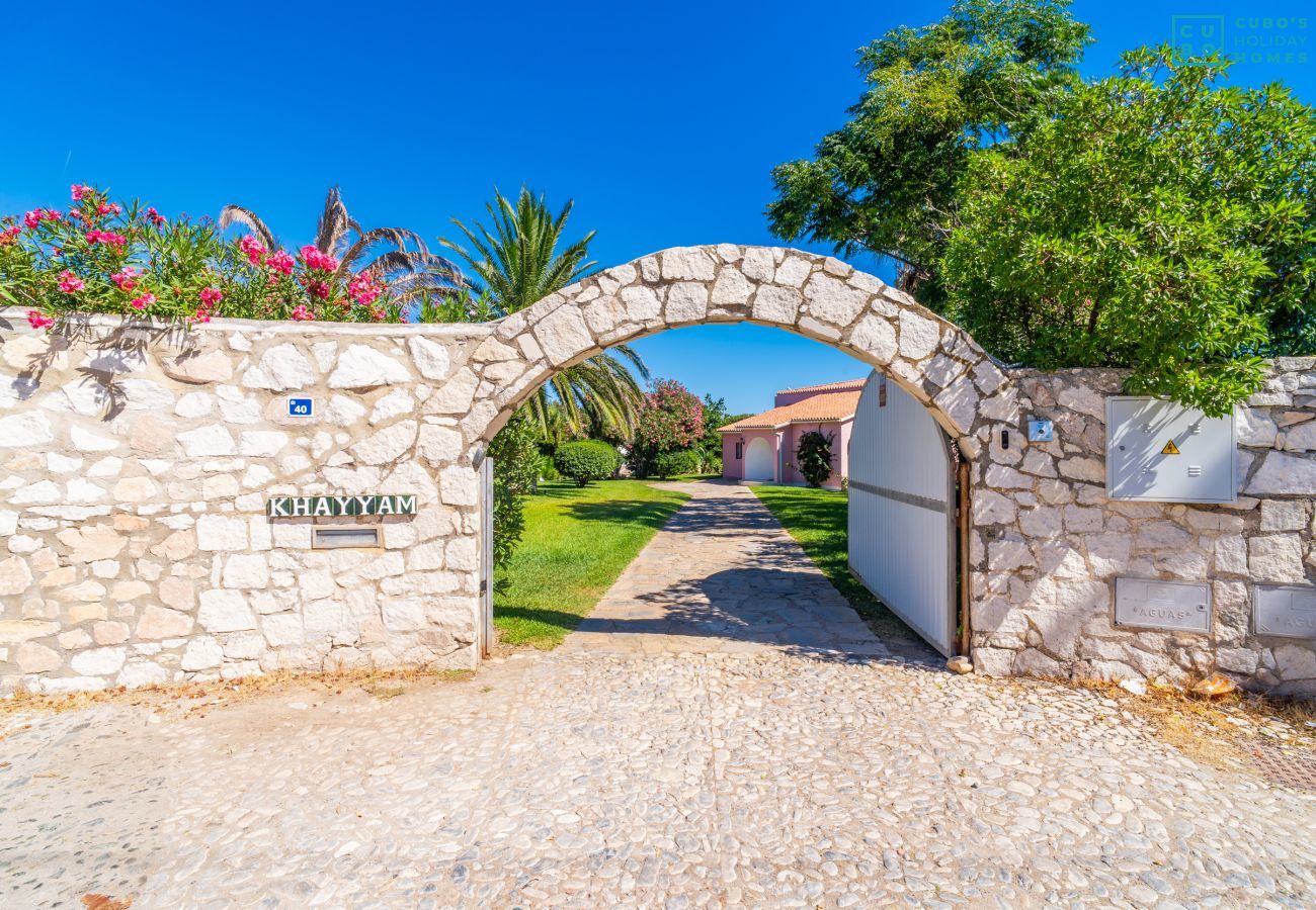 Villa en Mijas Costa - Cubo's Beachfront Villa Khayyam