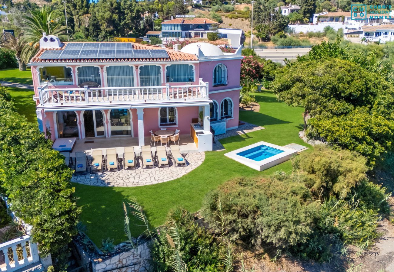 Villa en Mijas Costa - Cubo's Beachfront Villa Khayyam