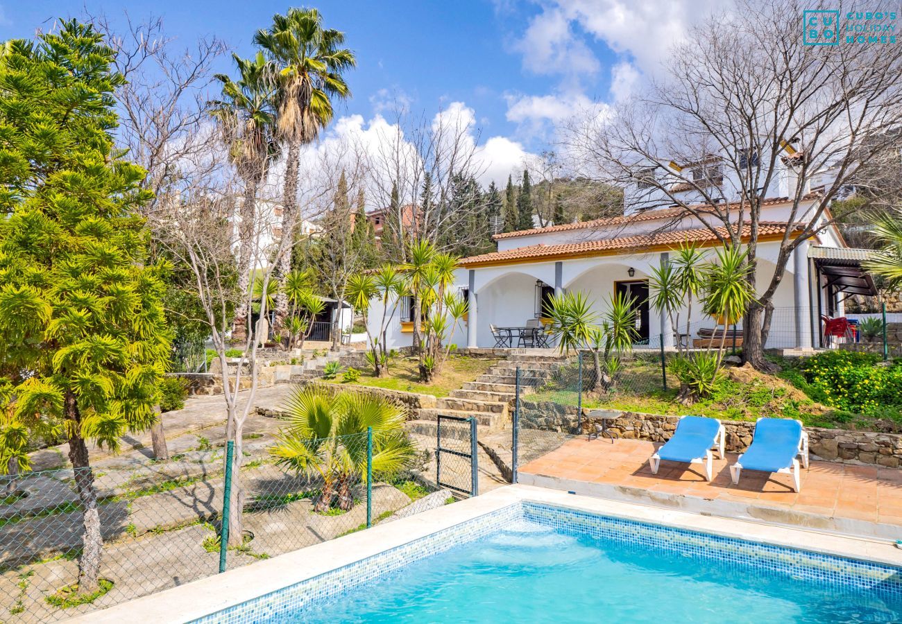 Casa rural con piscina para 15 personas