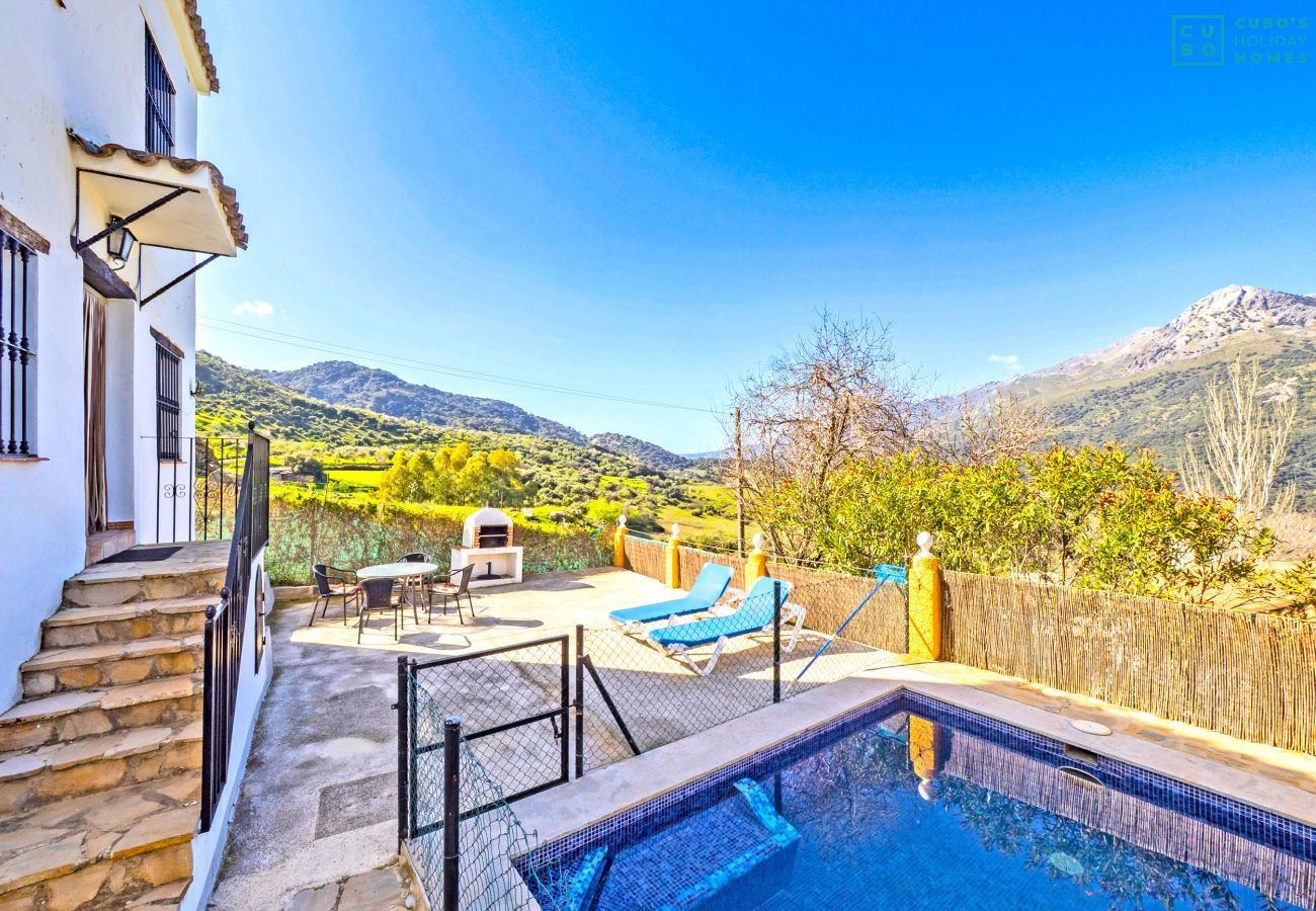 Encantadora casa rural con piscina para 4 personas