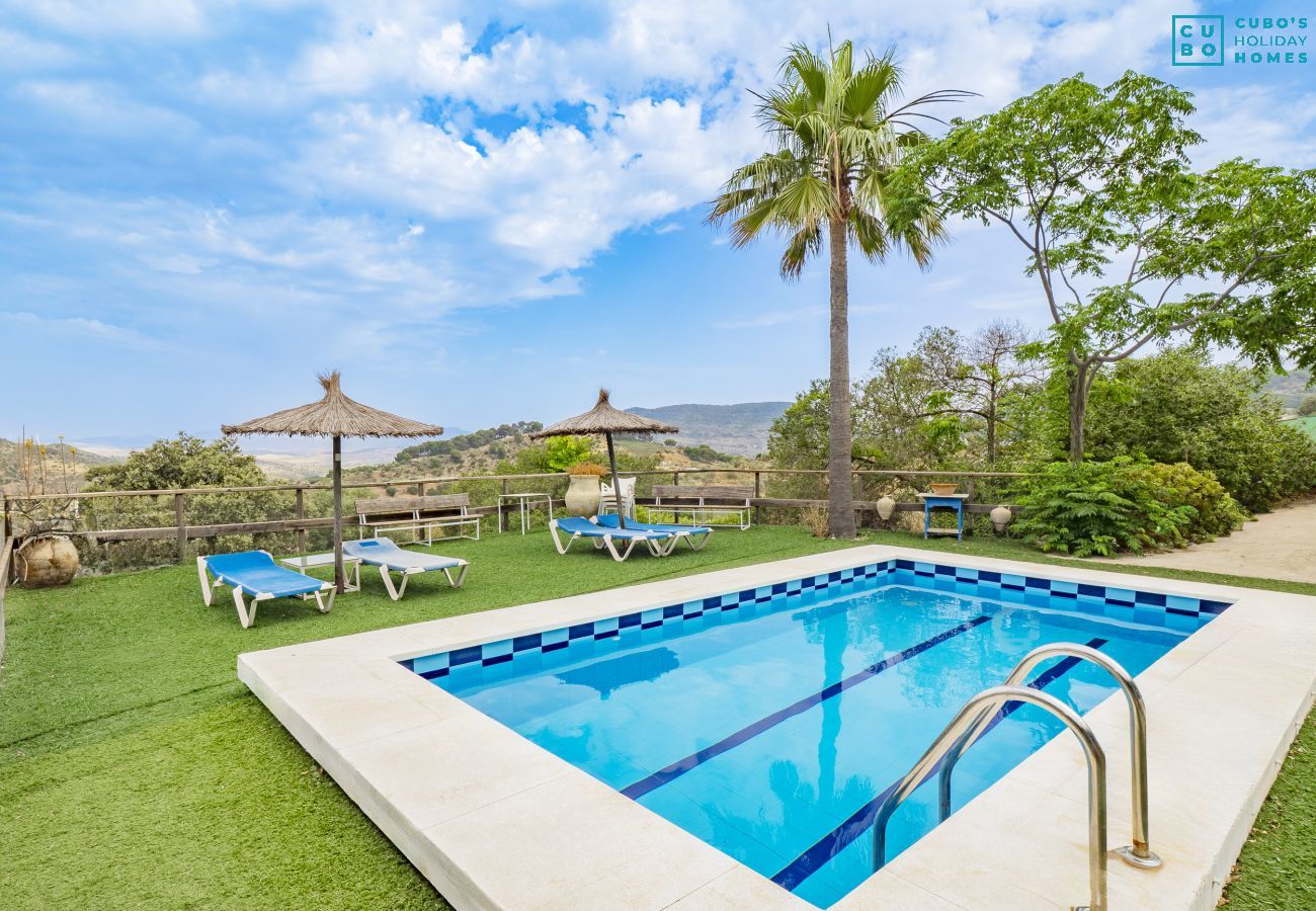 Maravillosa casa rural con piscina en Ardales