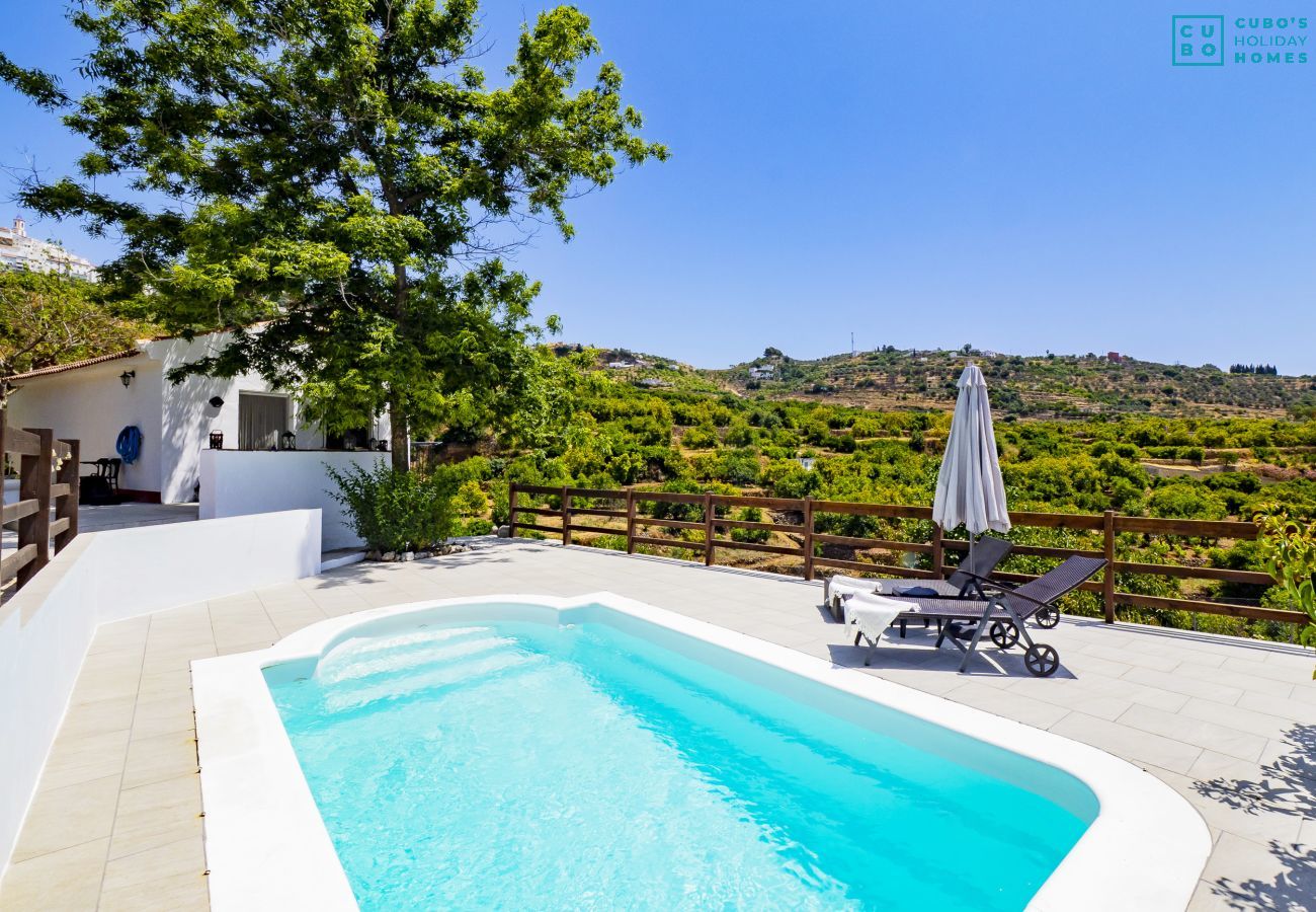 Casa rural con piscina en Yunquera