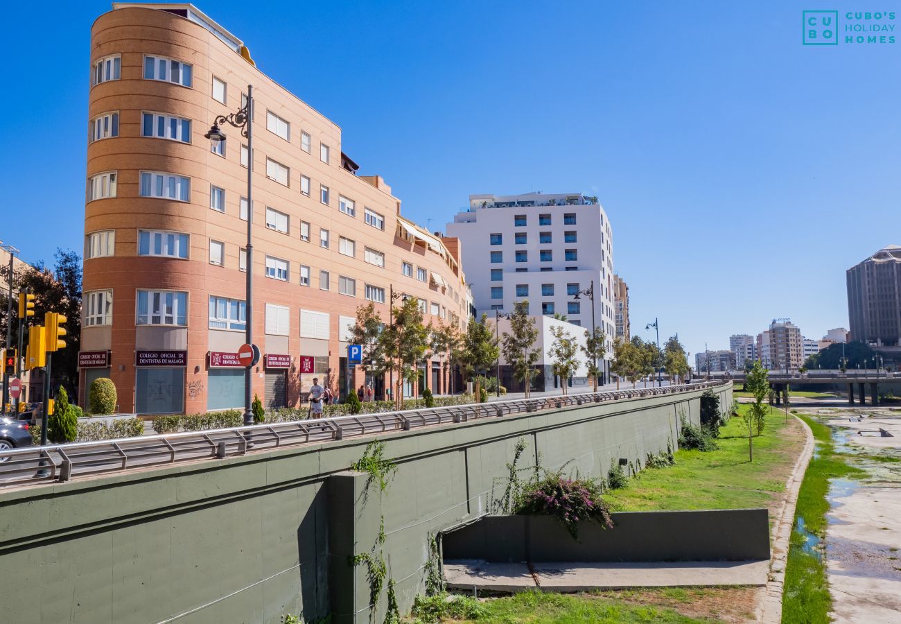 Apartamento en Málaga - Cubo's Luciano Malaga Apartment & Optional Parking
