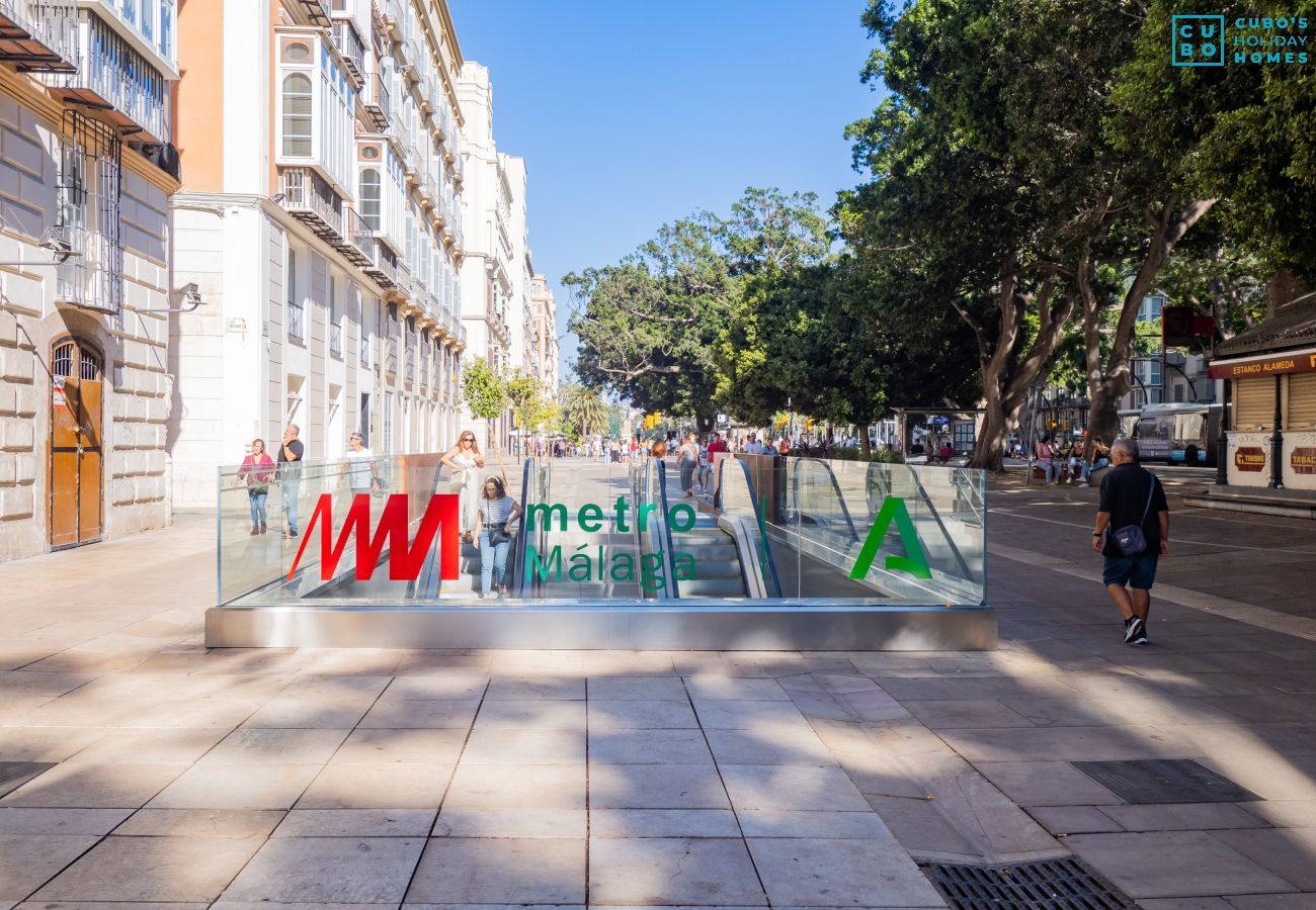 Apartamento en Málaga - Cubo's Luciano Malaga Apartment & Optional Parking