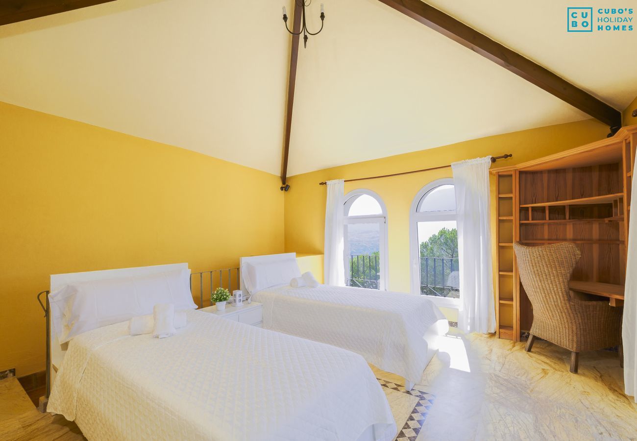 Villa en Alhaurín el Grande - Cubo's Villa Bresell Privacy Pool & Family Fun