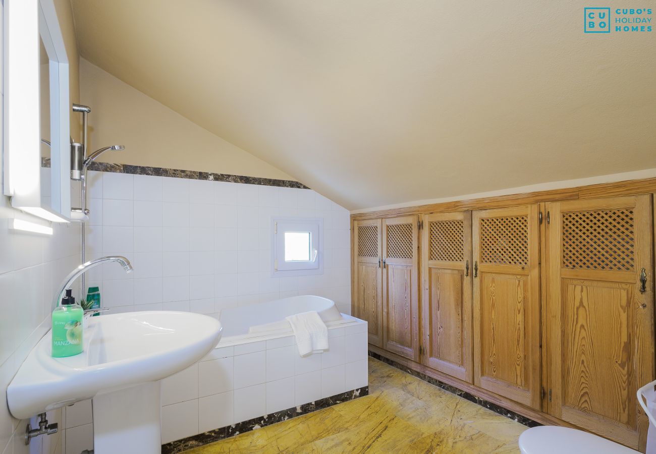 Villa en Alhaurín el Grande - Cubo's Villa Bresell Privacy Pool & Family Fun