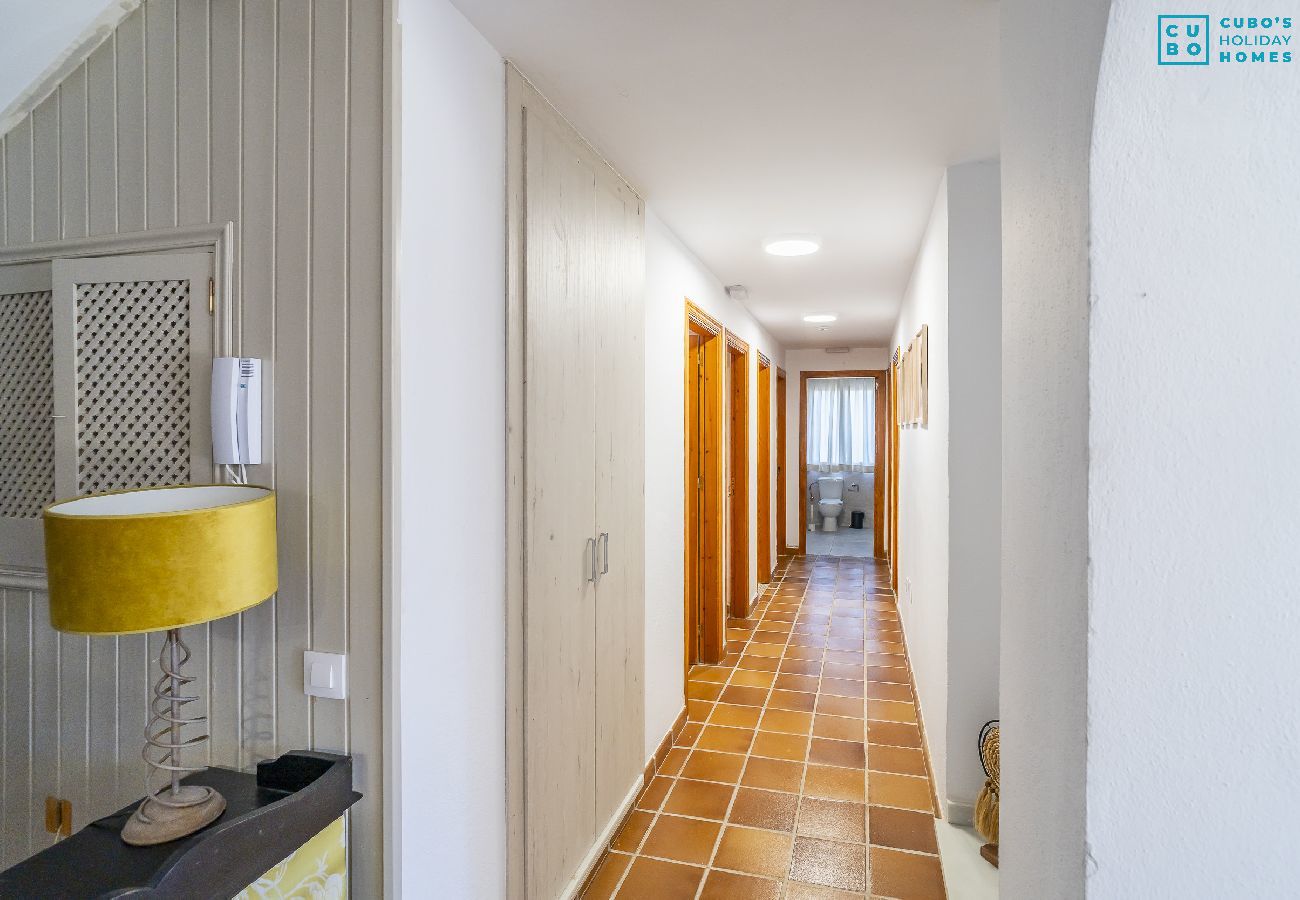 Alquiler por habitaciones en Alhaurín el Grande - Cubo’s Nazaret Country Stay Quad Shared Bath B&B