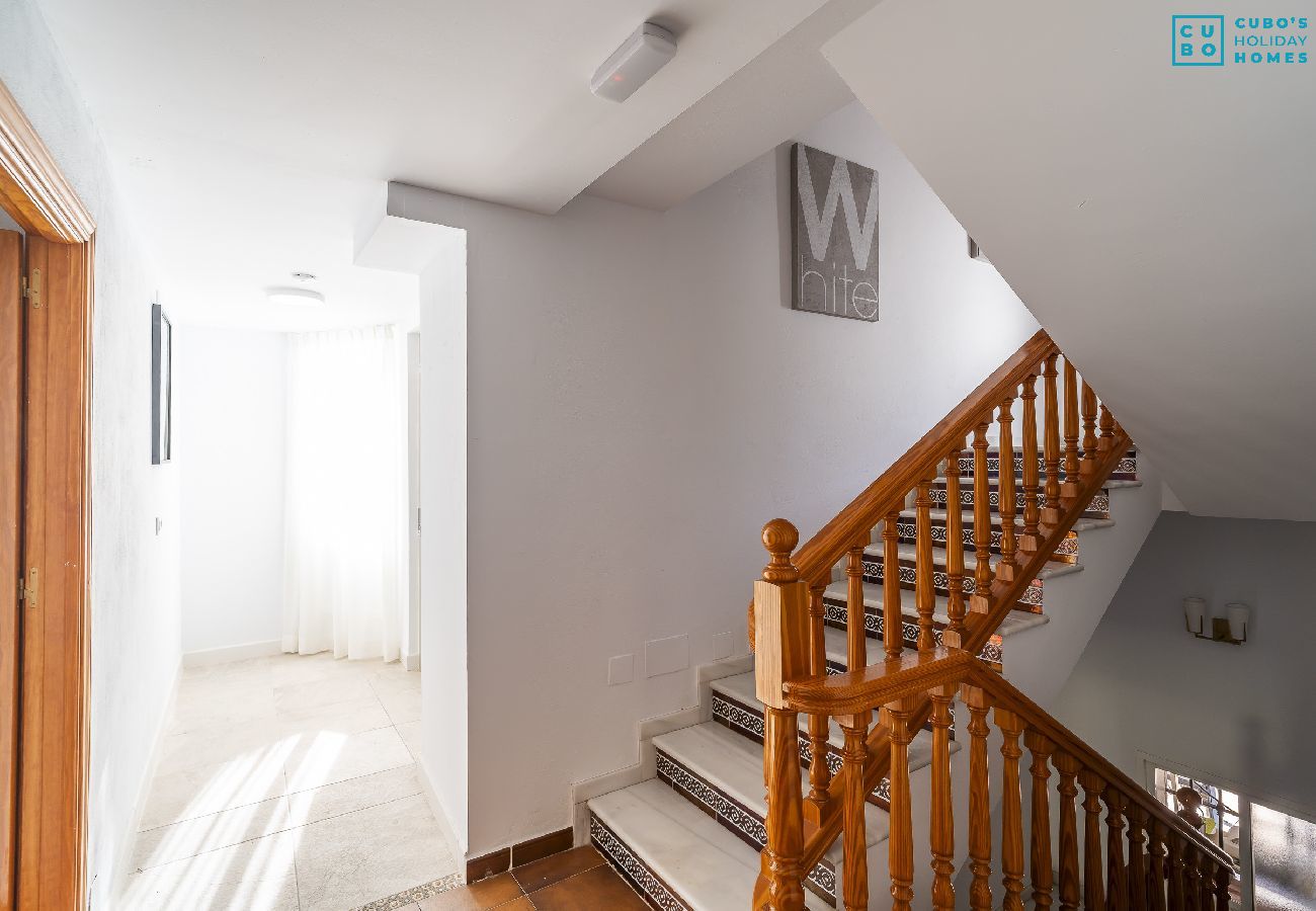 Alquiler por habitaciones en Alhaurín el Grande - Cubo’s Nazaret Country Stay Quad Shared Bath B&B