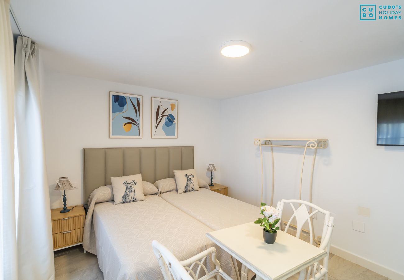 Casa rural en Alhaurín el Grande - Cubo's NAZ Country Stay | Family Fun B&B