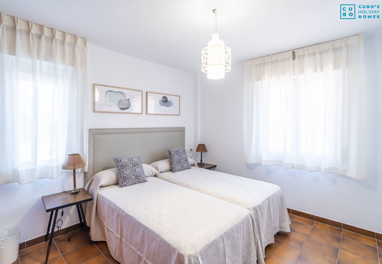 Casa rural en Alhaurín el Grande - Cubo's NAZ Country Stay | Family Fun B&B