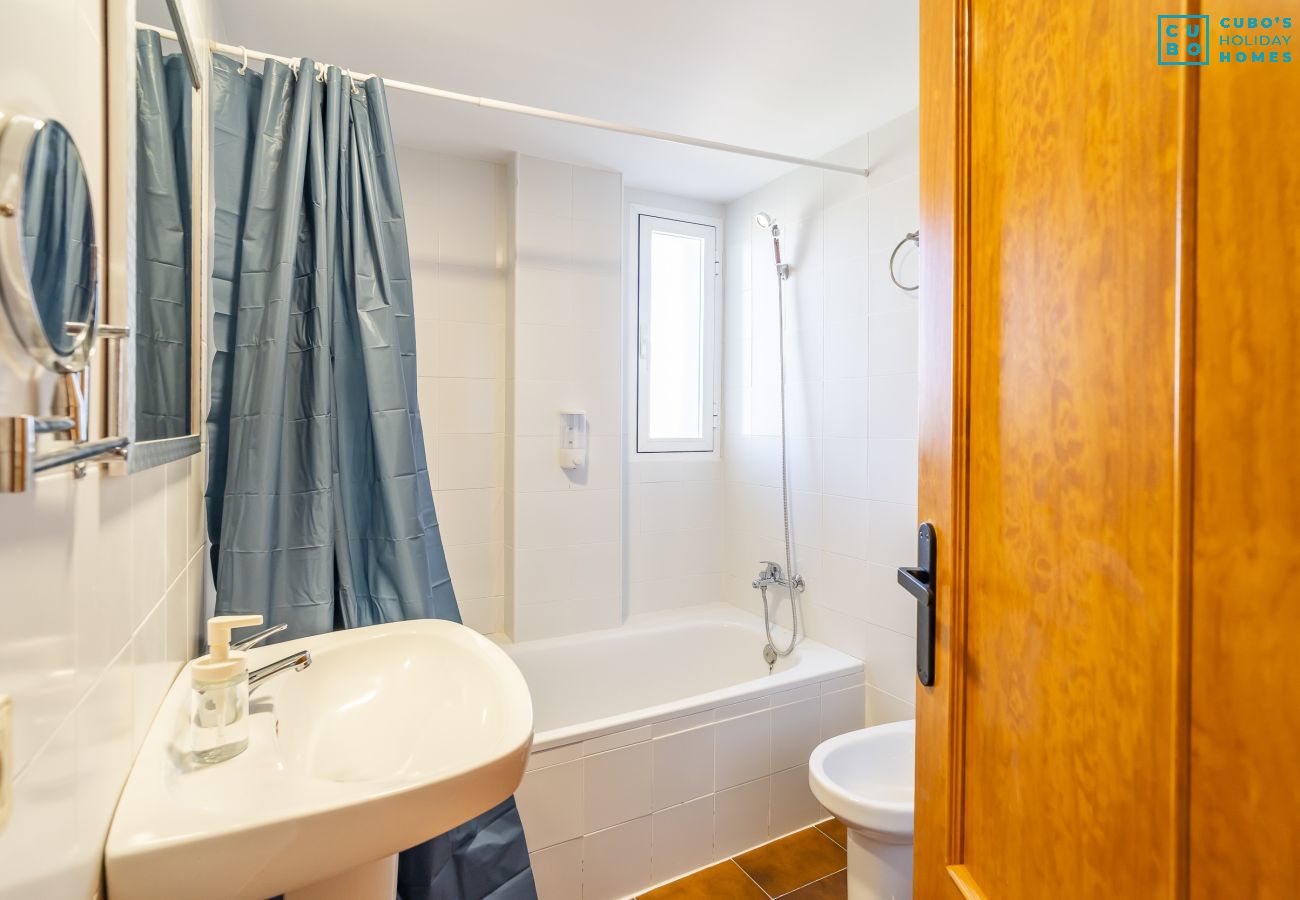 Casa rural en Alhaurín el Grande - Cubo's NAZ Country Stay | Family Fun B&B