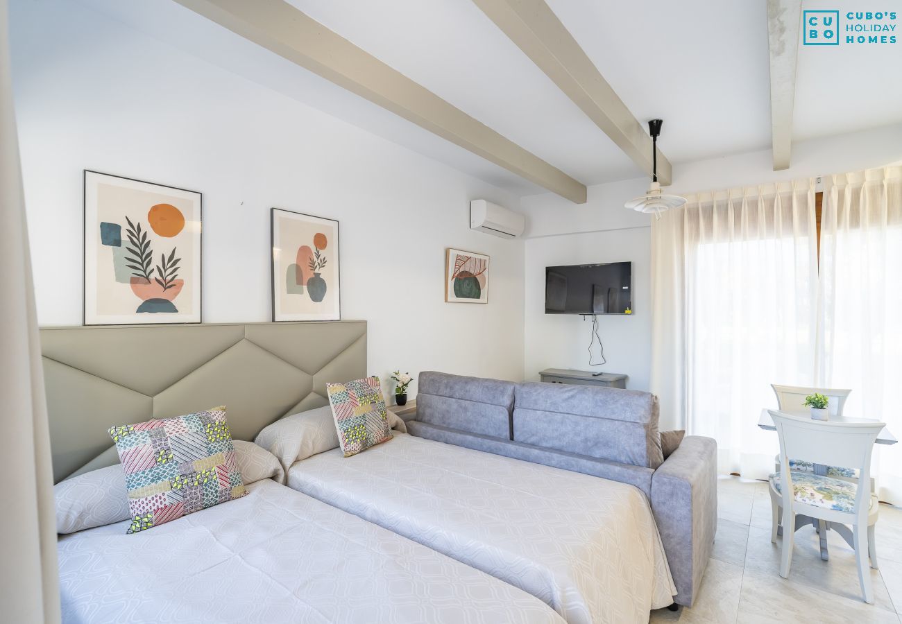 Casa rural en Alhaurín el Grande - Cubo's NAZ Country Stay | Family Fun B&B