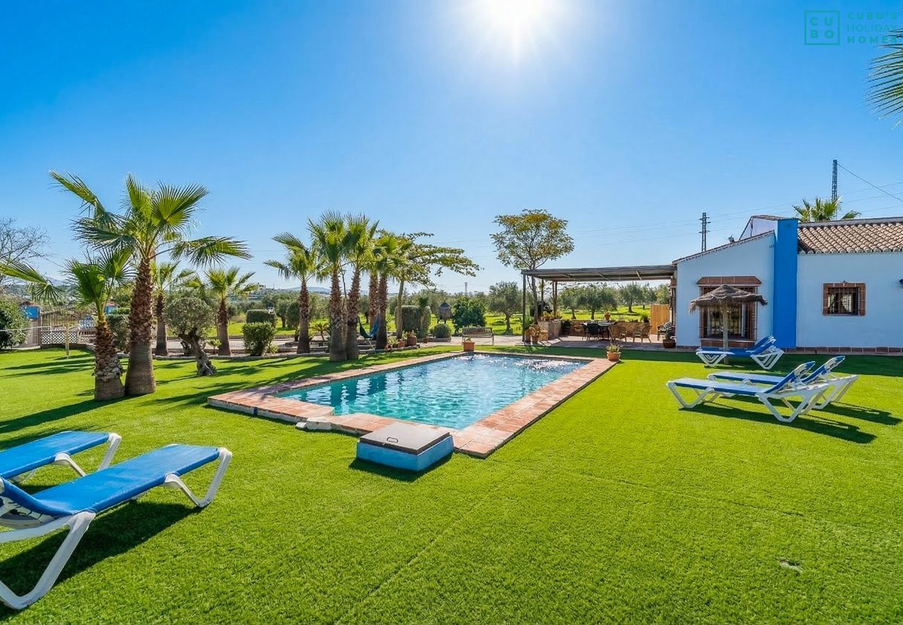 Casa rural en Coín - Cubo's La Carreta Rural House