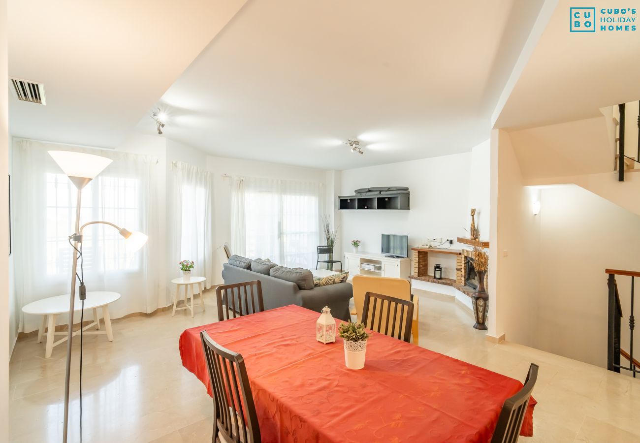 Casa adosada en Alhaurin de la Torre - Cubo's House Lauro Golf & Sunset