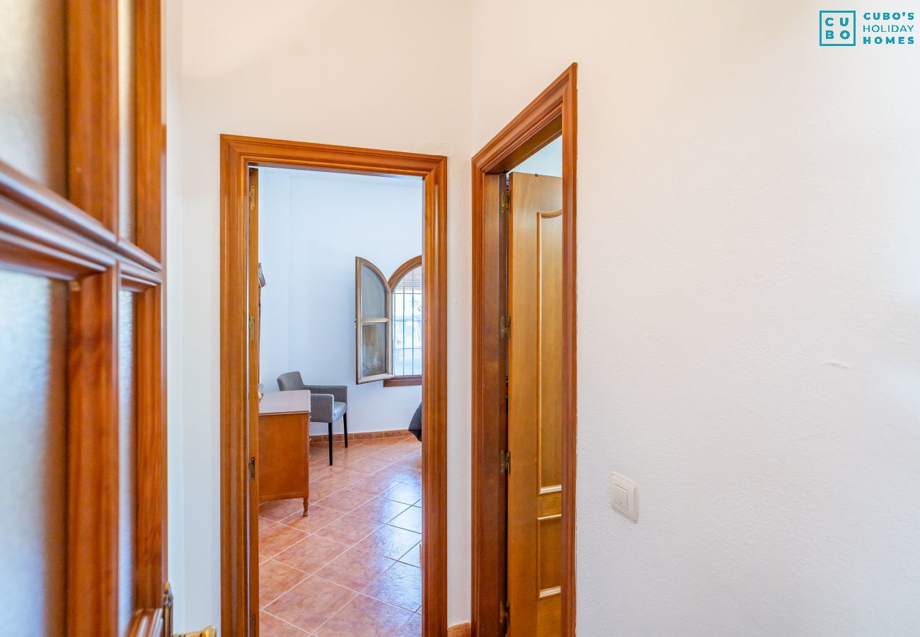 Casa rural en Alozaina - Cubo's El Valentin Rural House & Saltwater Pool