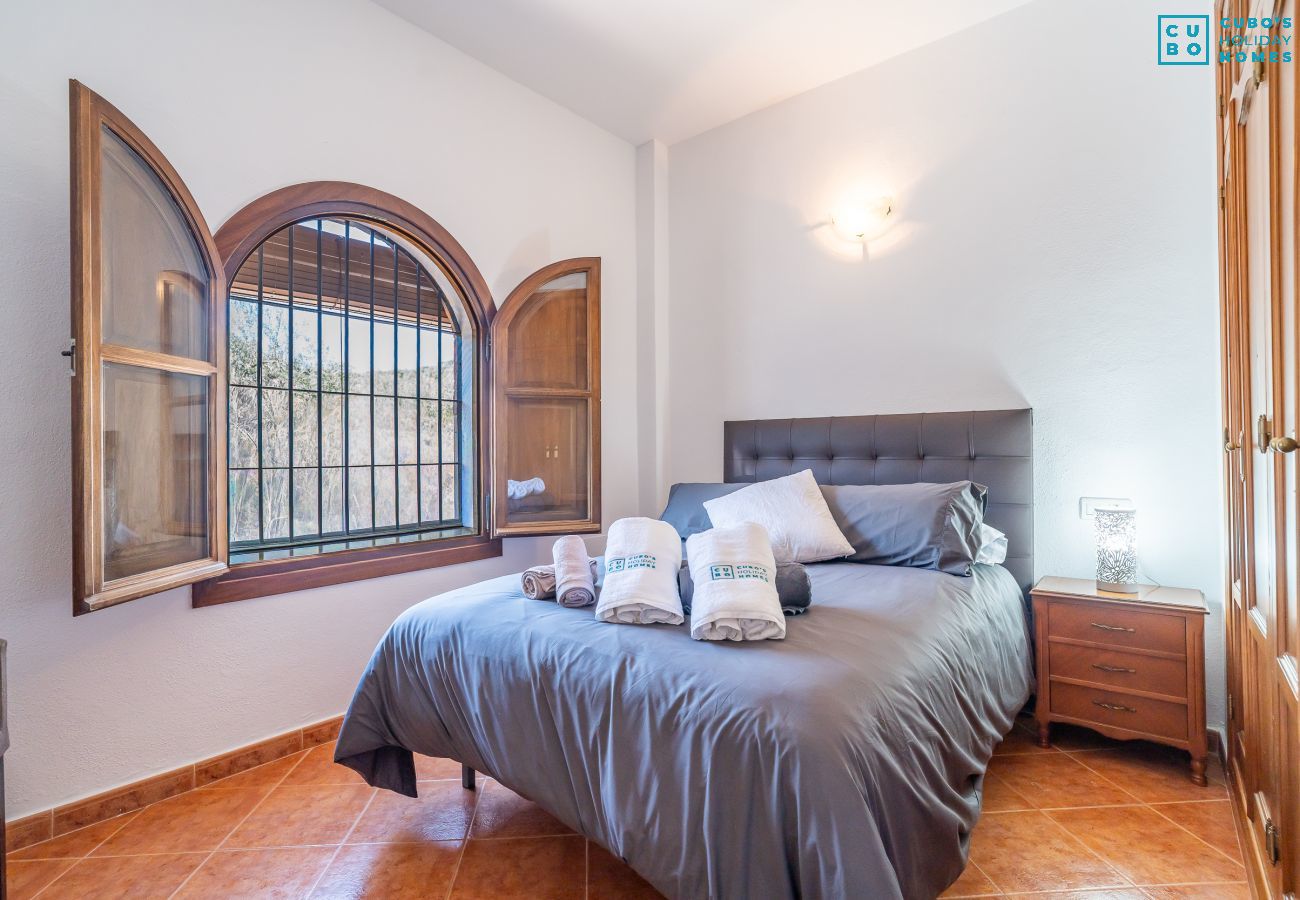 Casa rural en Alozaina - Cubo's El Valentin Rural House & Saltwater Pool