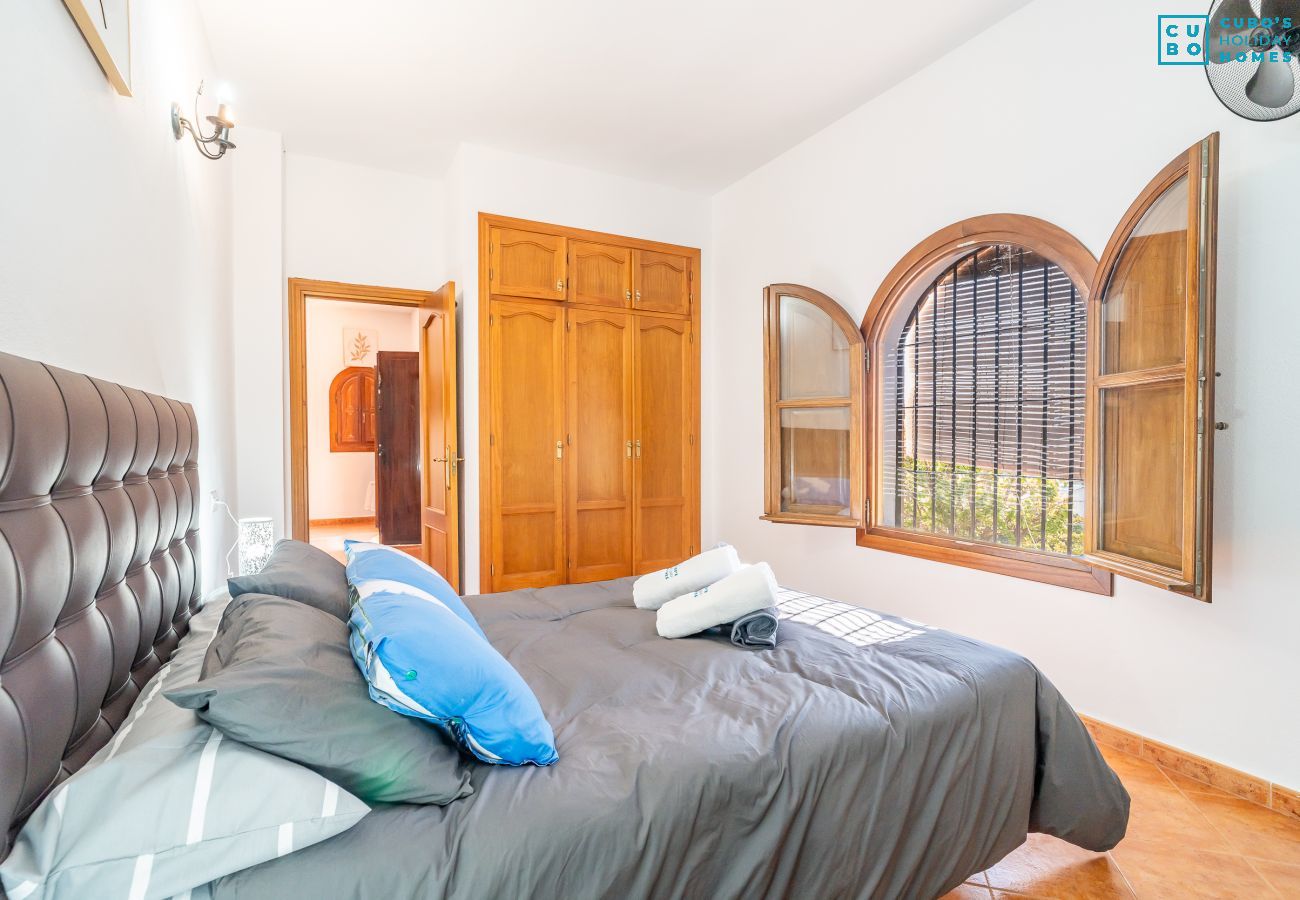 Casa rural en Alozaina - Cubo's El Valentin Rural House & Saltwater Pool