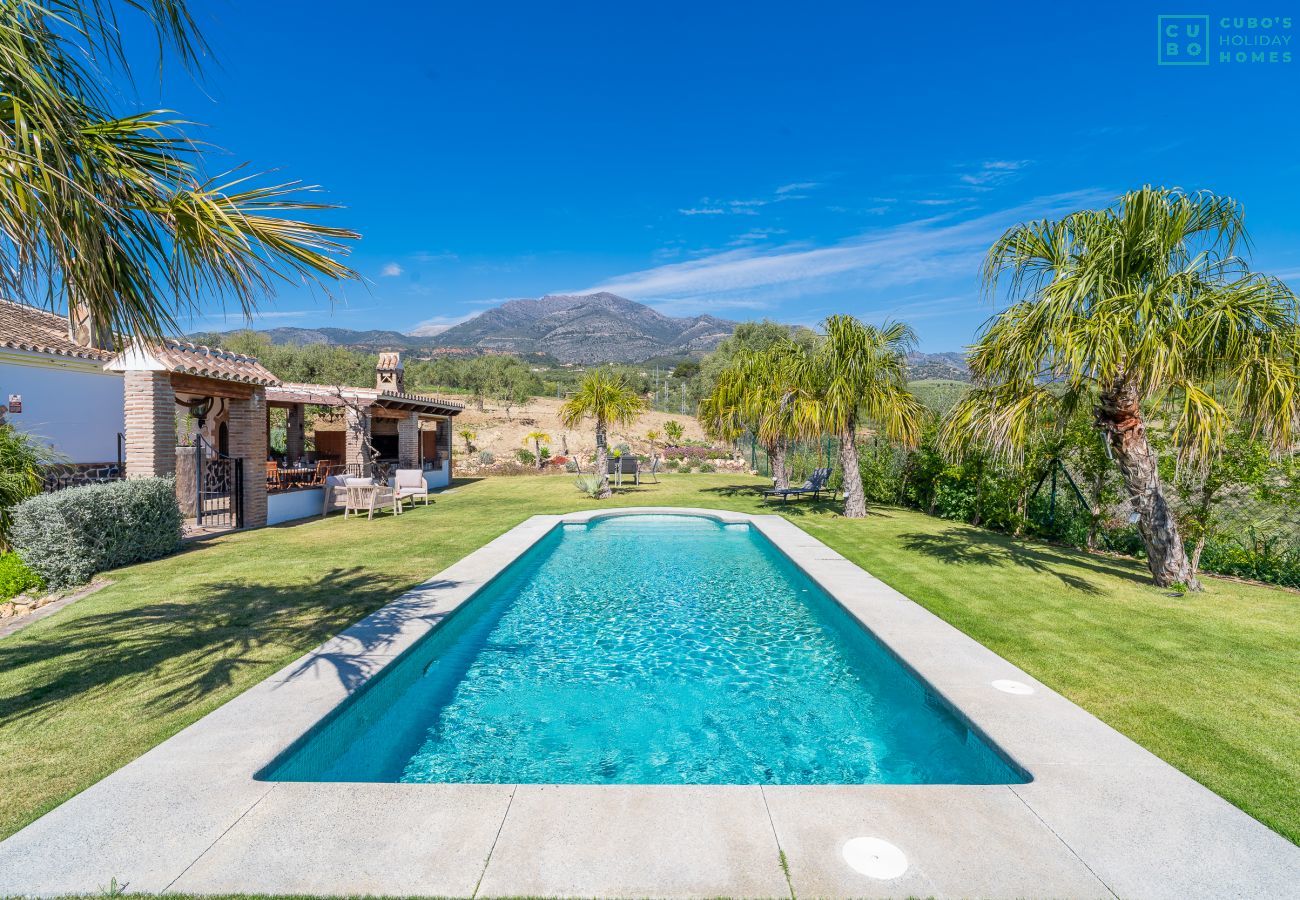 Casa rural en Alozaina - Cubo's El Valentin Rural House & Saltwater Pool