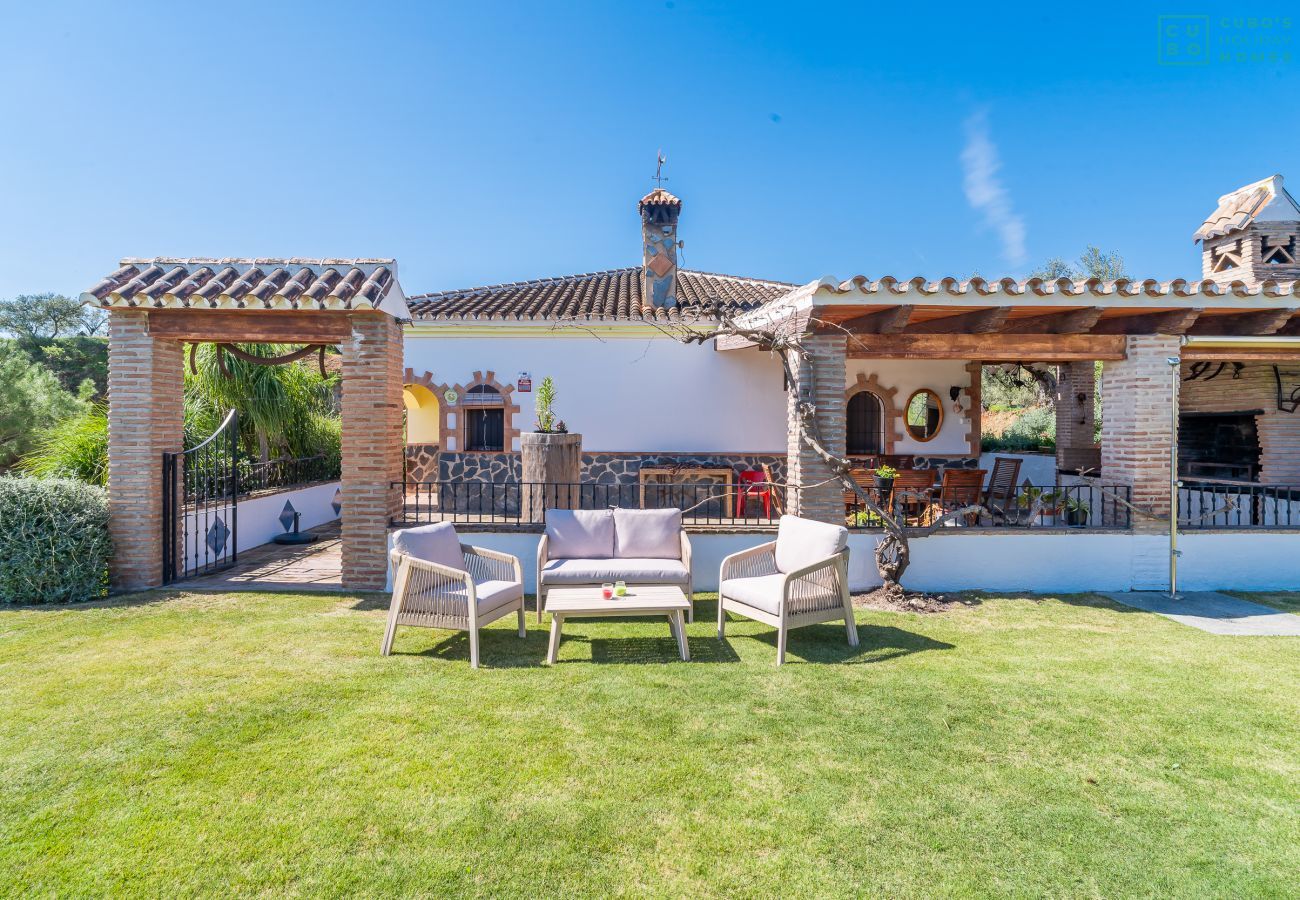 Casa rural en Alozaina - Cubo's El Valentin Rural House & Saltwater Pool