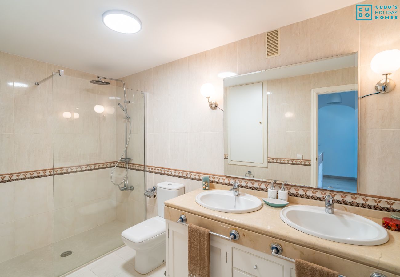 Apartamento en Mijas Costa - Cubo's Piramides Mijas Apartment & Parking