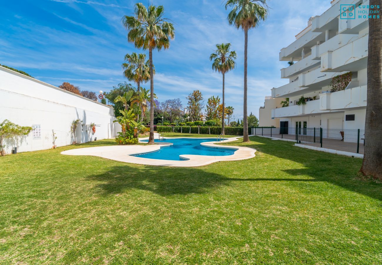 Apartamento en Mijas Costa - Cubo's Piramides Mijas Apartment & Parking