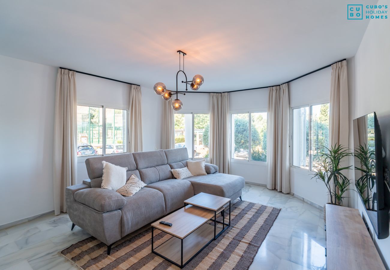 Apartamento en Alhaurin de la Torre - Cubo's Lauro Golf Apartment Pool & Terrace