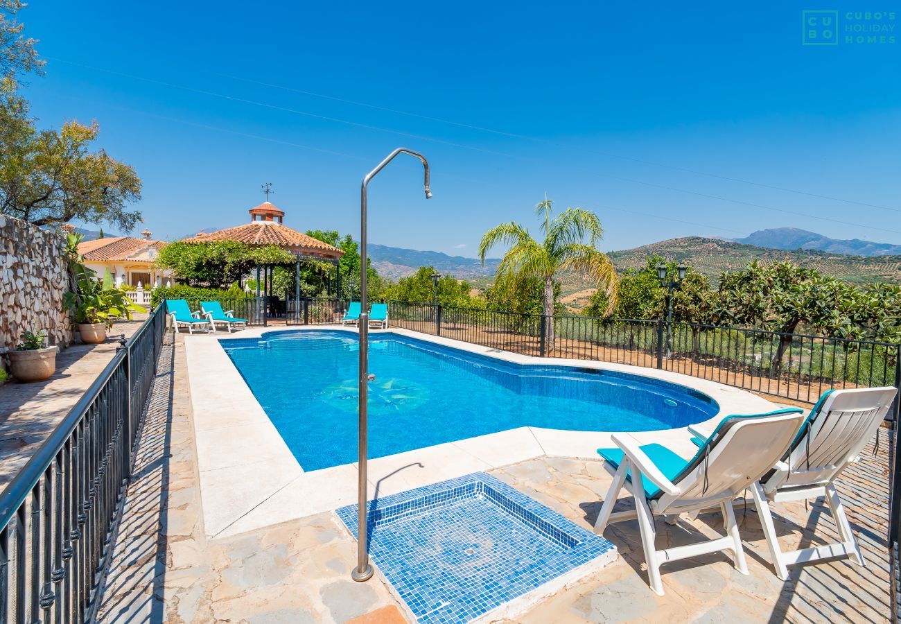Casa rural con piscina en Guaro