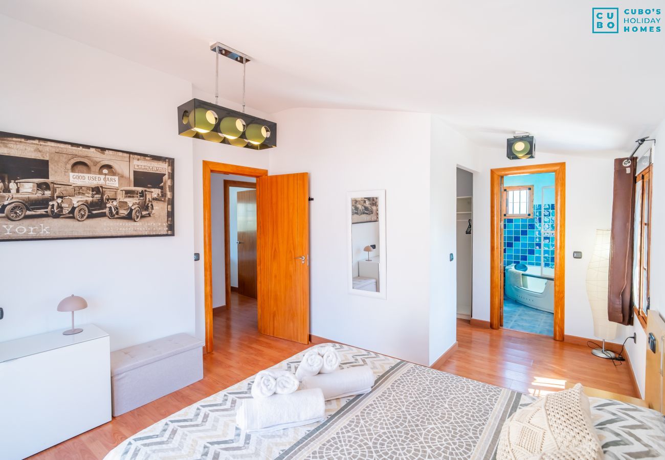 Casa en Alhaurin de la Torre - Cubo's Amapola House