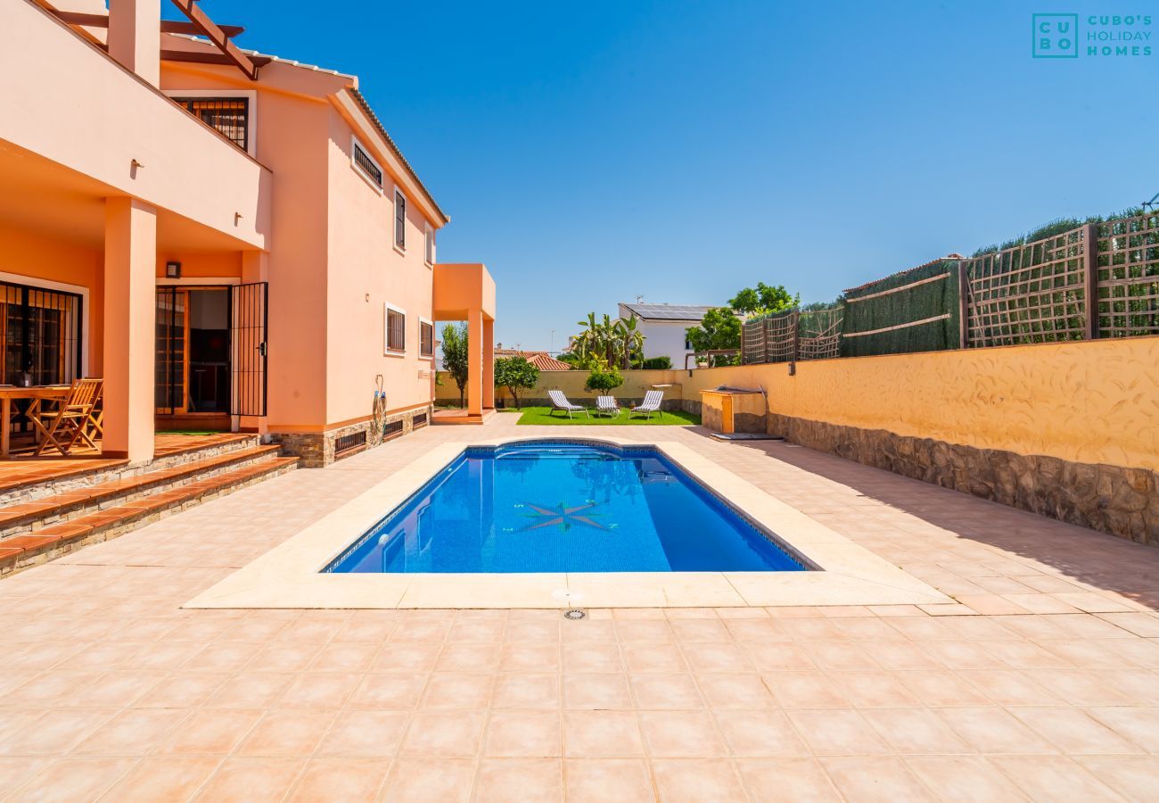 Casa en Alhaurin de la Torre - Cubo's Amapola House