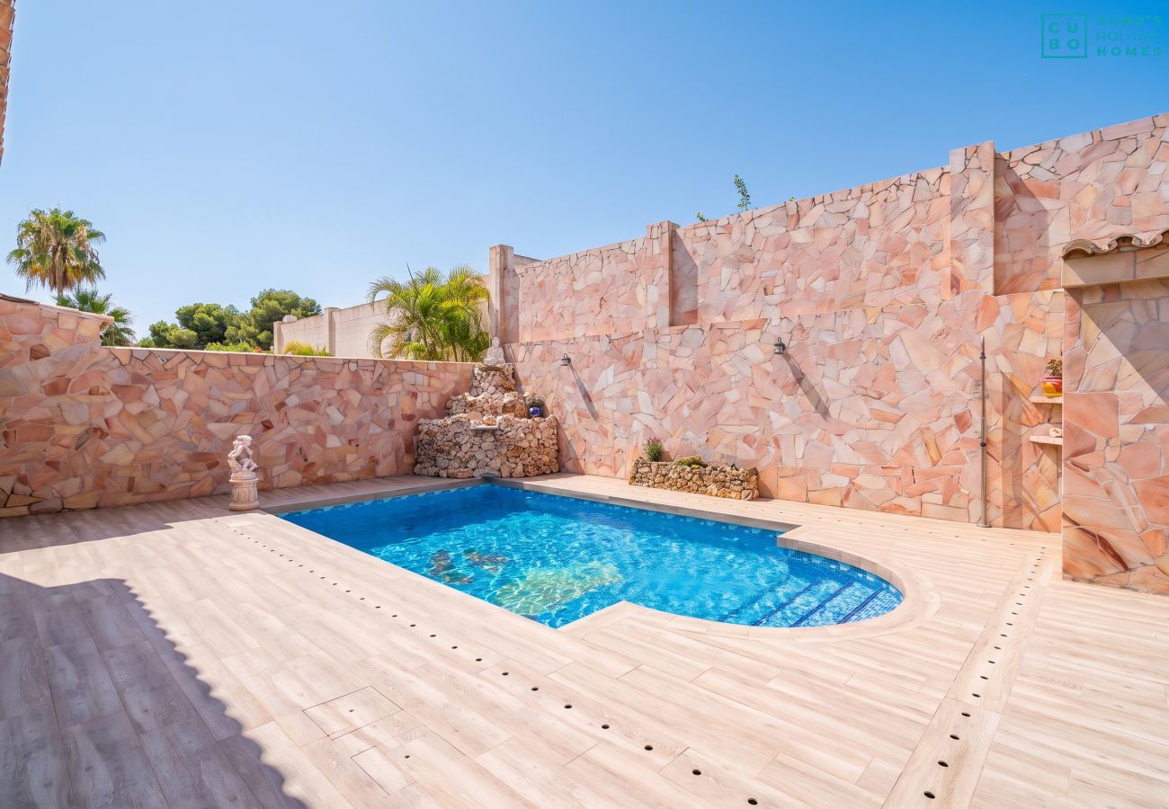 Casa en Pizarra - Cubo's Buddha Harmony House