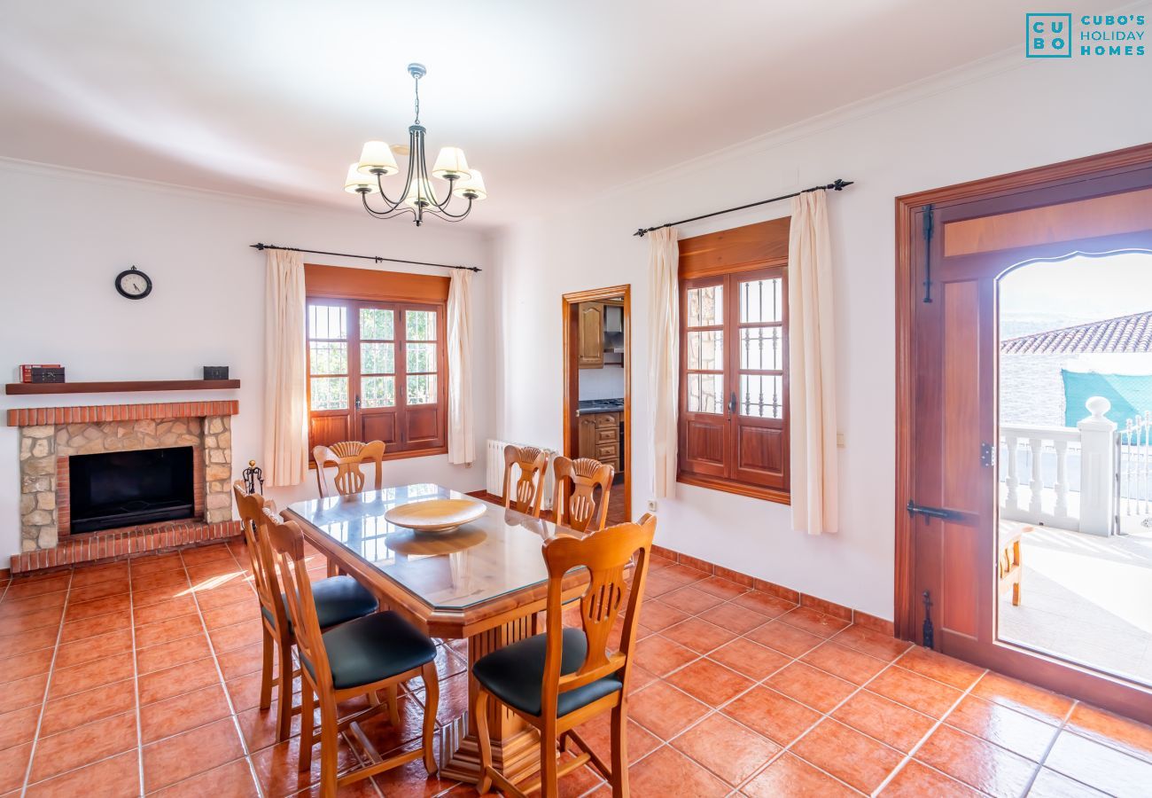 Casa rural en El Burgo - Cubo's Casa El Regadio