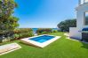 Villa in Mijas Costa - Cubo's Beachfront Villa Khayyam